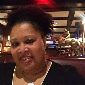 Meet your Posher, Sharon